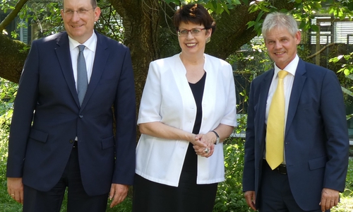 Von links: Landesbeauftragter Matthias Wunderling-Weilbier, Regionalministerin Birgit Honé und Oberbürgermeister Frank Klingebiel. Foto: Stadt Salzgitter