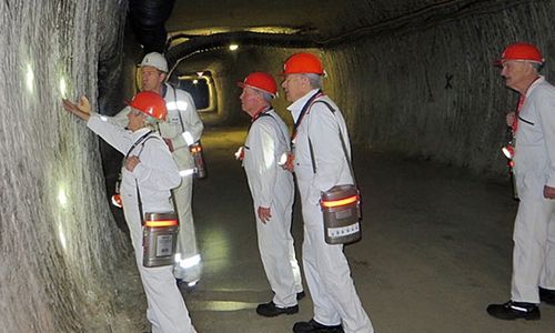 Unter Tage konnten sich die Arbeitskreismitglieder über die Nutzung des Bergwerks informieren. Foto: Kreisverkehrswacht Helmstedt