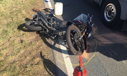 Der 16-Jährige wurde derart schwer verletzt, dass er noch an der Unfallstelle seinen Verletzungen erlag. Fotos/Video: aktuell24/kr