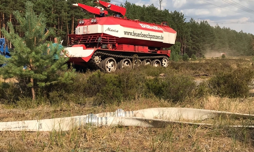 Die Feuerwehr aus Braunschweig ist in Potsdam im Einsatz. Fotos:  Feuerwehr Braunschweig