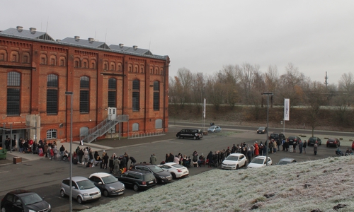 Lange Schlangen hatten sich gebildet. Foto: Landjugend Solschen