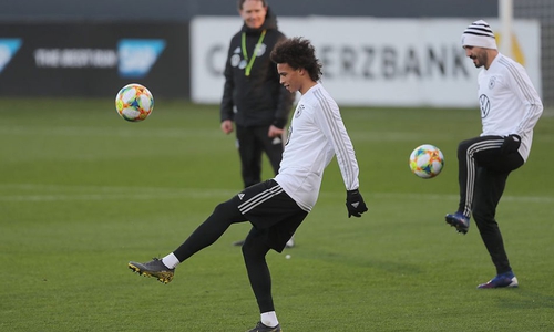 Marcus Sorg beobachtet die beiden ManCity-Stars Leroy Sané und Ilkay Gündogan. Fotos: Agentur Hübner