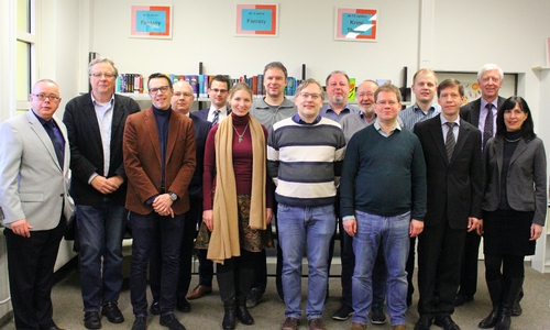 Schulleitung, Organisation und Referenten des Ehemaligenverbandes beim Forum zur Berufsorientierung. Foto: Max Förster