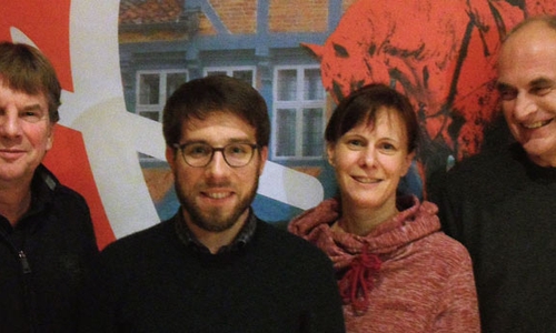 Victor Perli (2. v.l.) nach seiner Wahl mit den Vorsitzenden der LINKE-Kreisverbände in Bundestagswahlkreis 49: Michael Ohse, Nadja Frick, Rainer Nagel (v.l.n.r.) Foto: DIE LINKE. Wolfenbüttel