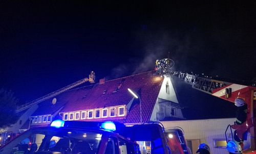 In Vienenburg brannte ein Mehrfamilienhaus. Foto: Feuerwehr Goslar / Video: aktuell24 (bm)