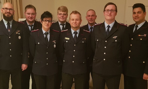 Brandabschnittsleiter Florian Graf, Tim Wegner, Ortsbrandmeisterin Tanja Weilbier, Christoph Ruprecht, Stadtbrandmeister Olaf Glaeske, Tobias Becker, Frederic Witte und Kreisbrandmeister Tobias Thurau (v. li.). Foto: Freiwillige Feuerwehr Wendessen