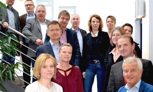 Treffen der Kooperationspartner am 15. November im WWL-Verbandsgebäude in Cremlingen. Im Vordergrund zu sehen: Viktoria Wagner (Geschäftsführerin WWL), Dunja Kreiser (SPD-Landtagsabgeordnete), Hennig Brandes (Regionalverband Braunschweig), Günter Eichenlaub (WWL-Verbandsvorsteher). Foto: Wasserverband Weddel-Lehre