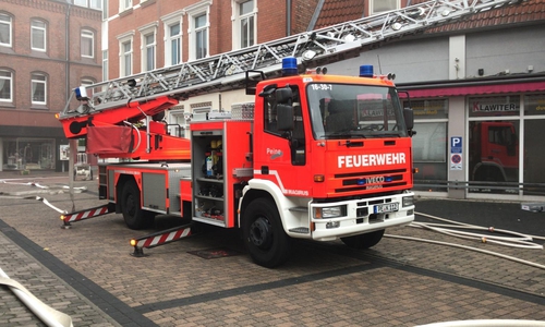 Nach dem Einsatz der Feuerwehr haben die Brandermittler der Polizei haben ihre Arbeit aufgenommen. Foto: aktuell24/BM