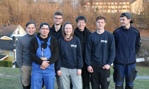  Die Gruppe freut sich über ihren Besuch in Norwegen.