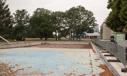 Das bisherige Freibad in Lebenstedt mit Schwimm- und Sprungbecken soll zurückgebaut werden. Foto: Karliczek
