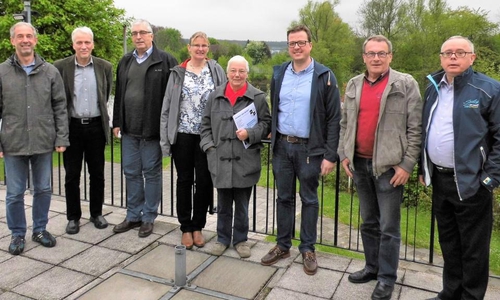 Die SPD-Stadtratsfraktion mit ihrem Vorsitzenden Ralf Achilles (2. v. li.) war beim WSV, vertreten durch Detlef Justen (li.), Rainer Porath (3. v. li.) und Andreas Meißler (re.), zu Gast. Foto: Andreas Meißler