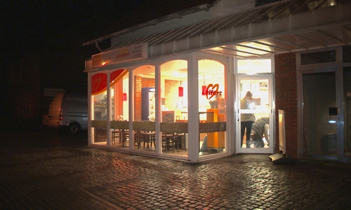 Am Montagabend soll es zu einem Überfall auf diese Bäckerei-Filiale in Gamsen gekommen sein. Foto: aktuell24(BM)