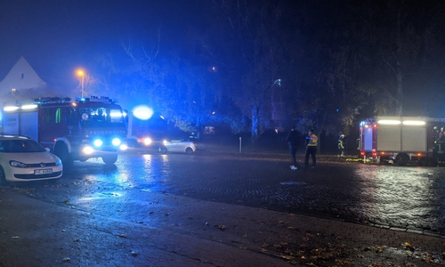 In dem Haus haben Gerümpel und Einrichtungsgegenstände gebrannt. Foto: Feuerwehr
