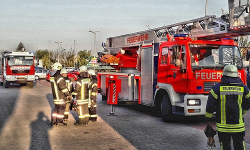 Am Neuen Weg konnte ein größerer Schaden verhindert werden. Foto: Stadtfeuerwehr-Presseteam/Michael Hoppmann