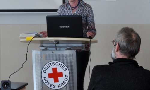 Islamwissenschaftlerin Julia Nohn sprach im Solferino über Lernkulturen in islamisch geprägten Ländern. Foto: DRK 