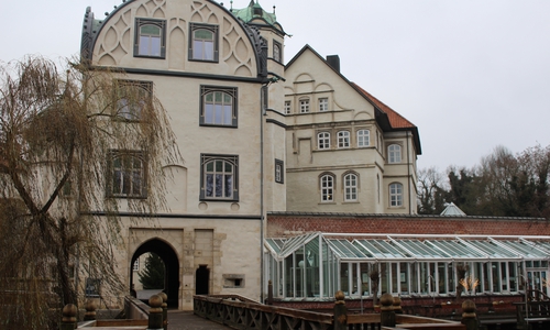 Beim heutigen Pressegespräch im Schloss Gifhorn wurde auch über den Zuwachs von Pflegebedürftigen im Landkreis gesprochen. Symbolfoto: Bernd Dukiewitz
