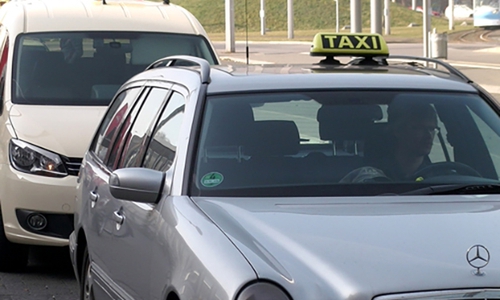 Taxifahren im Landkreis Peine ist nicht billig. Symbolfoto: André Ehlers