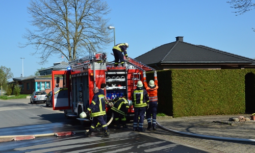 Die Auszubildenden bemerkten Rauch am Himmel. Foto: Feuerwehr