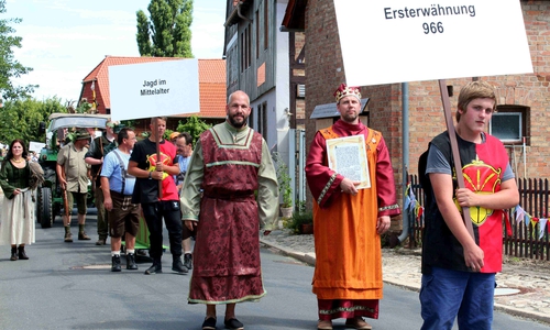 Festumzug  "1050 Jahre Veltheim". Foto: Privat