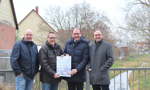 Malte Sander, Torsten Eggerling, Erik Homann und Magnus Hirschfeld freuen sich sehr über die angenommene Petition. Foto: Stadt Seesen