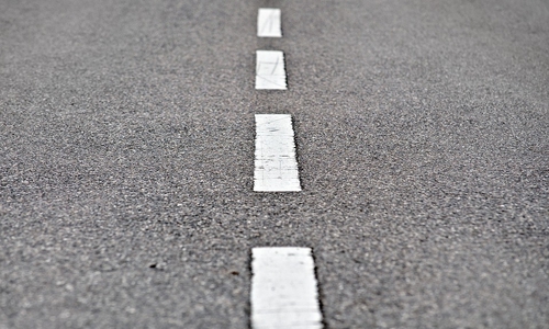 Die Arbeiten an den Fahrspuren beginnen bald. Symbolfoto: pixabay