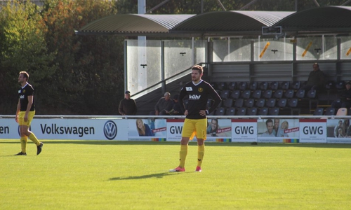 Hängende Köpfe bei den Schwarz-Gelben. Foto und Text: Fabian Rampas