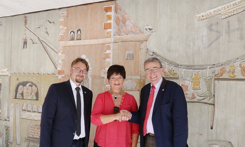 von links: Stadtbaurat Ivica Lukanic, Samtgemeindebürgermeisterin Regina Bollmeier und Bürgermeister Thomas Pink. Foto: Stadt Wolfenbüttel