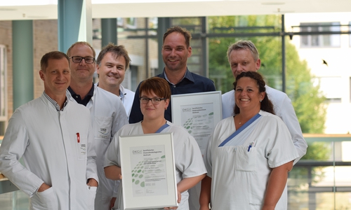 Dr. Thomas Jungbluth, Dr. Steffen Neumann, Prof. Dr. Ralf Czymek, Ariane Sommer, Prof. Dr. Nils Homann, Dr. Jens Harms und Comasia Raguso. Foto: Dörthe Ihlenburg