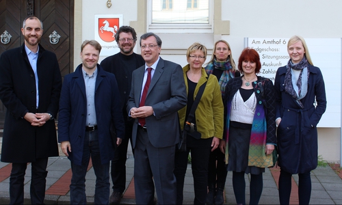 Grüne on Tour vor dem Amtsgericht Peine. Foto: Frederick Becker