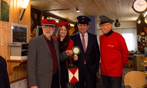 Detlef Tanke MdL, Anna Neuendorf, Hubertus Heil MdB und Klaus Winter Foto: Privat