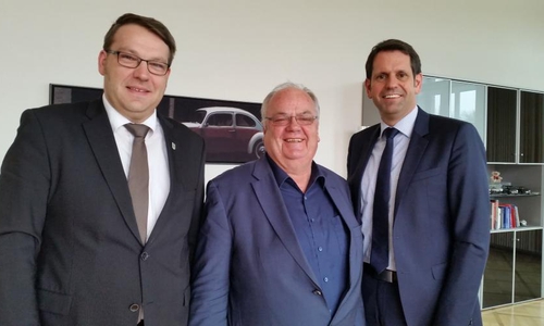 von links nach rechts: Gemeindedirektor Gero Janze, Landtagsabgeordneter Uwe Strümpel und Verkehrsminister Olaf Lies. Foto: Samtgemeinde Grasleben