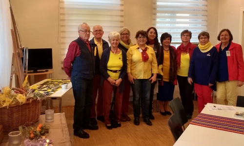 Die Vereinsmitglieder hatten sich in den kolumbianischen Landesfarben gekleidet. Foto: Kulturring Leiferde e.V.