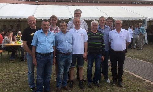 Hinten von links:  Rainer Prange (stellv. Bürgermeister), Jan-Philipp Preißner, Andreas Hauenschild (stellv. Bürgermeister), Oliver Ganzauer, Rüdiger Preißner. Vorn von links:       Johannes Romaker, Jürgen Dornfeld , Mario Rudolf (Bürgermeister) Wolfgang Lerm, Wolfgang Grube (Organisationleiter). Fotos: privat