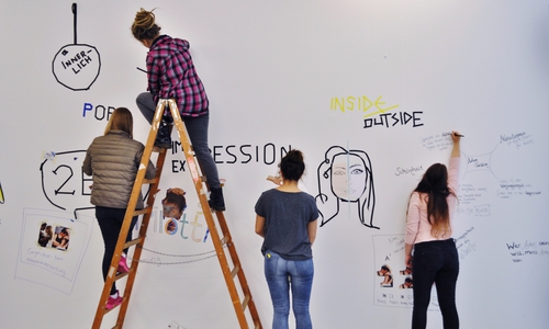 Vielseitige Öffentlichkeitsarbeit: Wie Kulturschaffende Ihre Arbeit plakativ darstellen, vermittelt ihnen die Fachtagung. Foto: Katja Krause