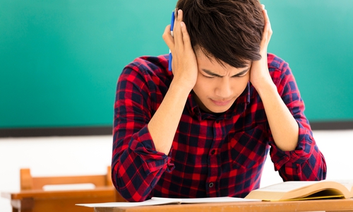 „Schul- und Ausbildungsprobleme“ lösen weiterhin den größten Beratungsbedarf aus. Foto: istockphoto/Tomwang112