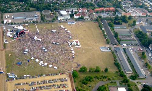 Das stars@ndr2 Festival lockte am Samstag 40.000 Besucher an den Exer. Foto: Timo Musiol/Luftsportgemeinschaft Wolfenbüttel