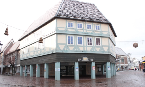 Die Stadt Wolfenbüttel hat eine Sonderratssitzung angesetzt. Auf der Tagesordnung steht ein Sachstandsbericht zur Hertie-Immobilie. Foto: Anke Donner 