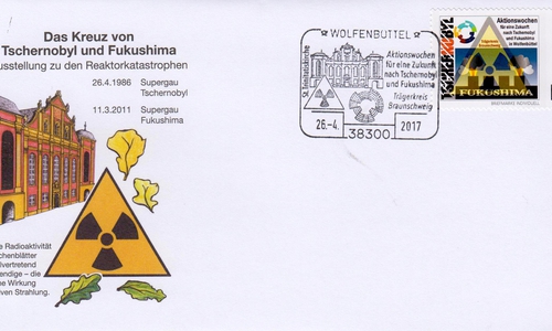 Die Schmuckumschläge und Tschernobyl/Fukushima-Briefmarken. Foto: Paul Koch
