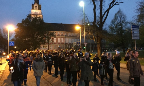 Am Samstagabend lud die Feuerwehr Wolfenbüttel zum Lampionumzug ein. Fotos: Anke Donner
