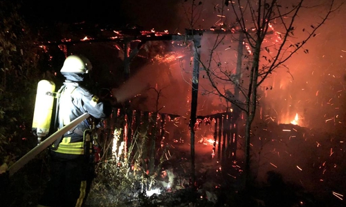 Schon unzählige Male brannte es in dem Kleingartenverein. Fotos: Feuerwehr Königslutter.