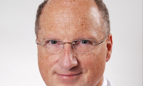 Dr. med. Thomas Dewitz, Chefarzt der Klinik für Frauenheilkunde und Geburtshilfe und Leiter des Brustzentrums Gifhorn, referiert zum Thema Brustkrebs. Foto: Helios Klinikum Gifhorn