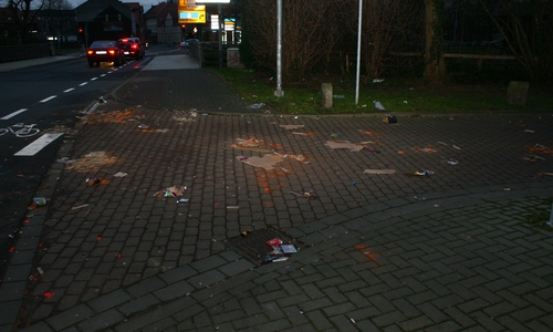 Die Polizei vermutet als Ursache für die Knallgeräusche die Zündung von Böllern. Symbolbild: A. Donner