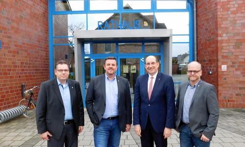 Im Gespräch mit der Leitungsgruppe um Gemeindebürgermeister Andreas Busch ging es vor allem um konkrete Fördermöglichkeiten, aber auch allgemein um die besondere Situation der Gemeinde. Foto: Gemeinde Lehre