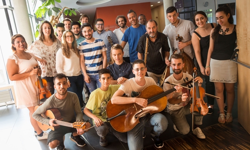 Das Intrerkulturelle Musikensemble Niedersachsen (IKUMUNI) wurde dieses Jahr in der Landesmusikakademie Niedersachsen ins Leben gerufen. Damit hat Niedersachsen als erstes Bundesland ein Interkulturelle Landesauswahlemble. Foto: Helge Krückeberg