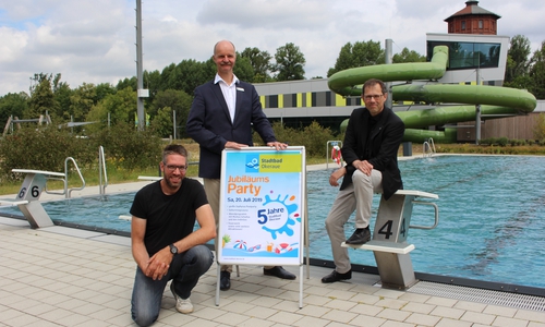 Teamleiter Clemens Ciecior und die beiden Geschäftsführer Matthias Tramp und Knut Foraita stellen das Programm für den Jubiläumstag vor. Foto: Julia Seidel