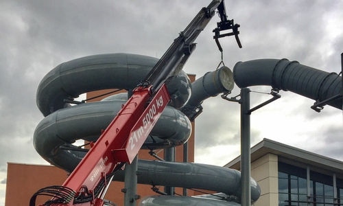 Stückweise wird die Trichterrutsche abgebaut. Foto: Stadt Wolfsburg
