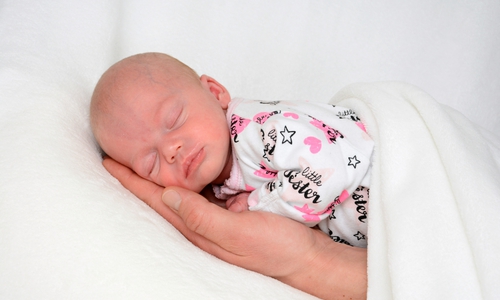 Willkommen, Mayleen Melody. Foto: babysmile24.de