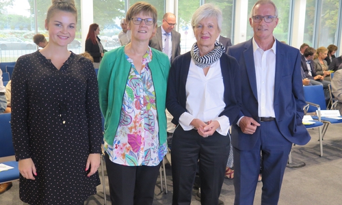Vortragsthema auf dem Unternehmensabend des Landkreises war die Generation Z. (v.l.) Wirtschaftsförderin des Landkreises Wolfenbüttel Ina Hallmann, Referentin Professorin Dr. Antje-Britta Mörstedt, Landrätin Christiana Steinbrügge, Volksbank-Vorstand Ernst Gruber. Foto: Landkreis Wolfenbüttel
