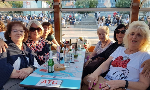 Marianne Brunke, Marlies Nielebock, Hanna Hosse, Karola Becker, Gudrun Kleinert und Heidi Lippelt von der Reservistenkameradschaft hatten viel Spaß in Hamburg. Foto: RK-Frauen