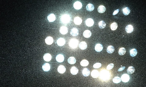 Die Flutlichtmasten im Eintracht-Stadion sollen mehr Power bekommen. Foto: Agentur Hübner